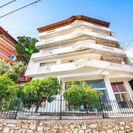 Ideal Aparthotel Saranda Екстериор снимка