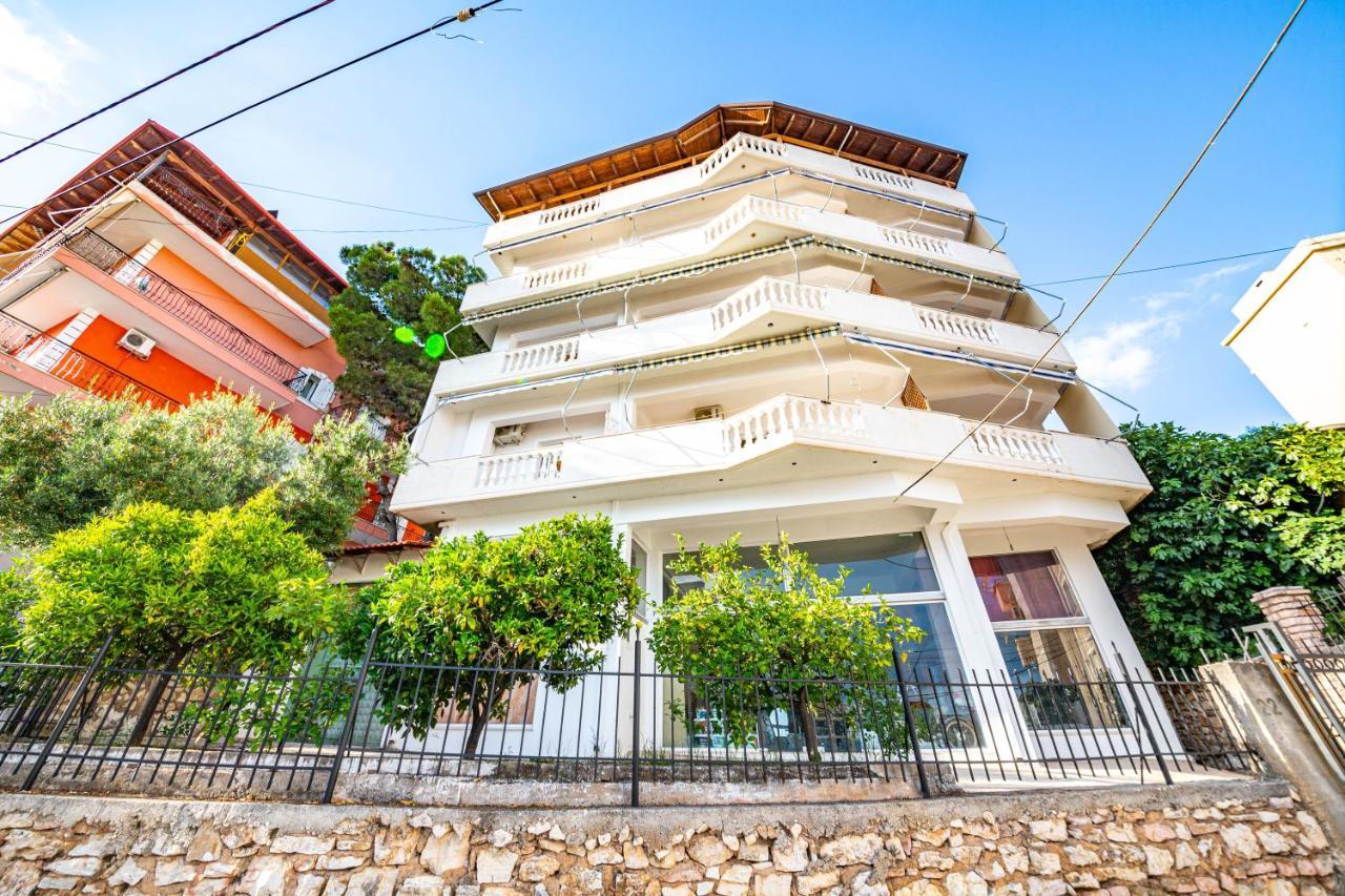 Ideal Aparthotel Saranda Екстериор снимка