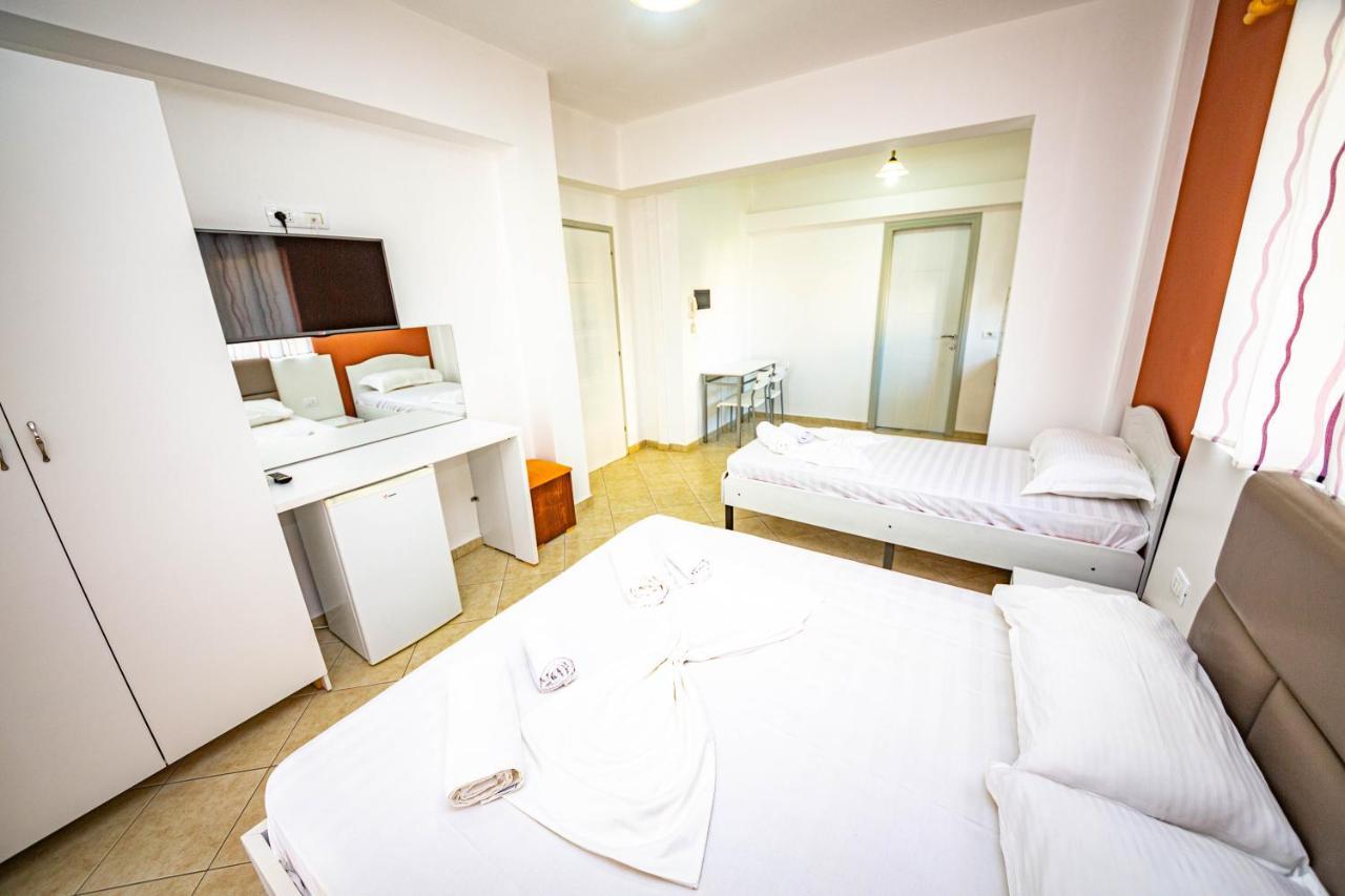 Ideal Aparthotel Saranda Екстериор снимка