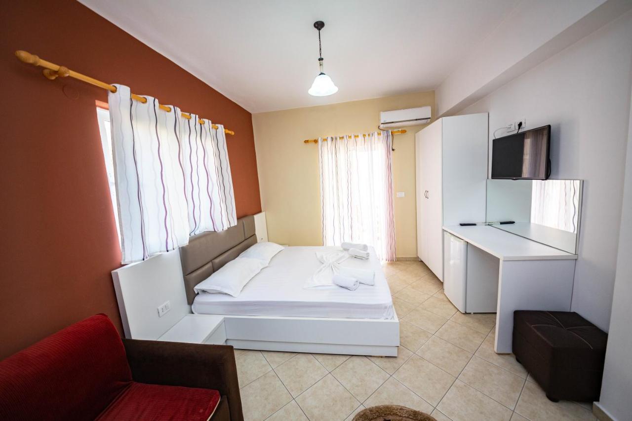 Ideal Aparthotel Saranda Екстериор снимка