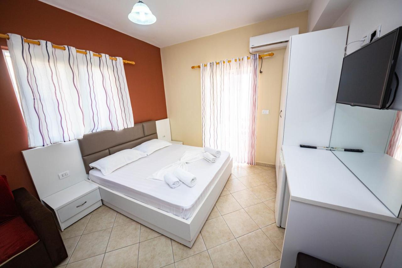 Ideal Aparthotel Saranda Екстериор снимка