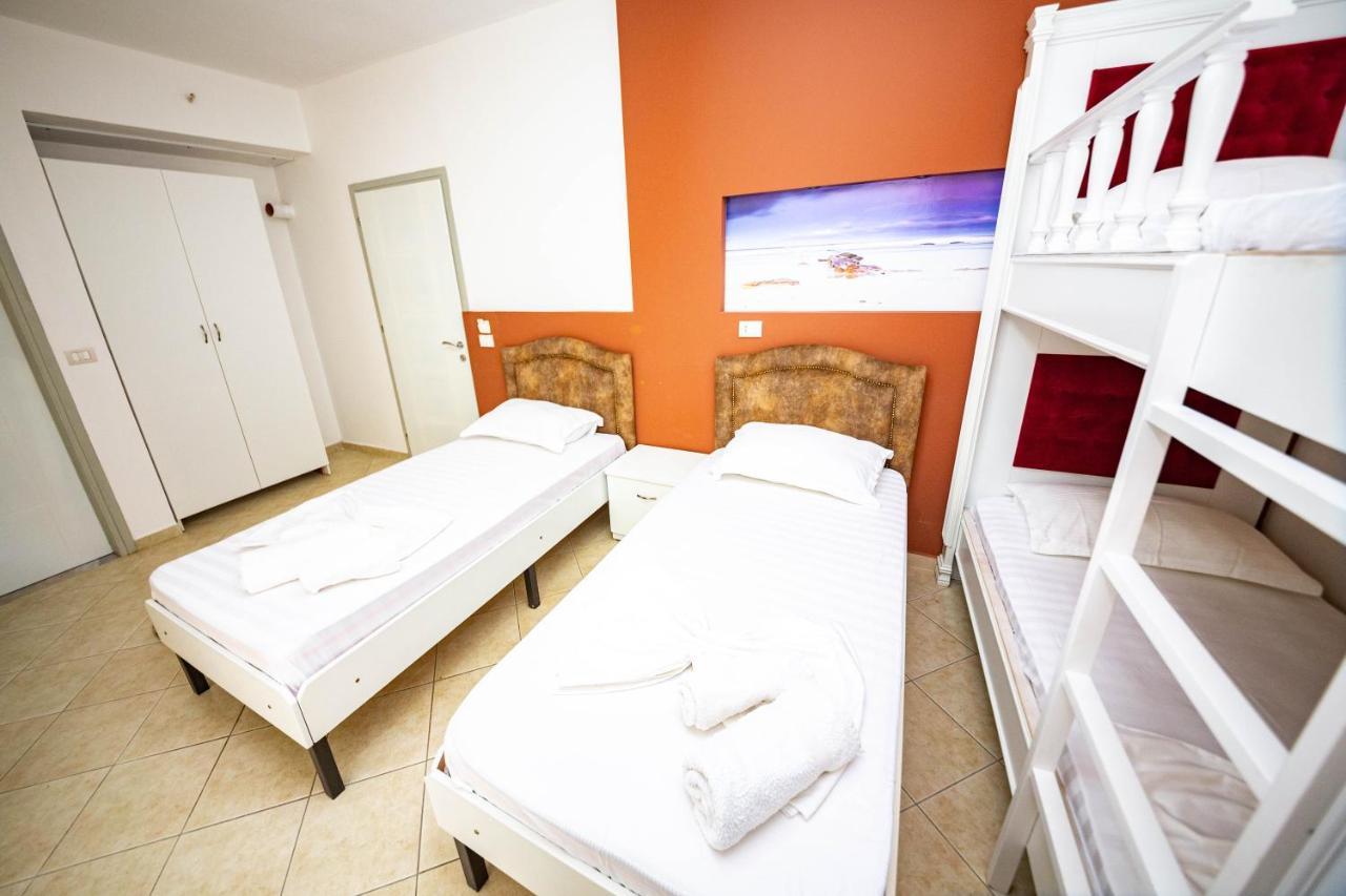 Ideal Aparthotel Saranda Екстериор снимка